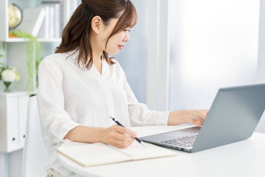 在宅勤務中に家事代行を使いこなす5つのコツ